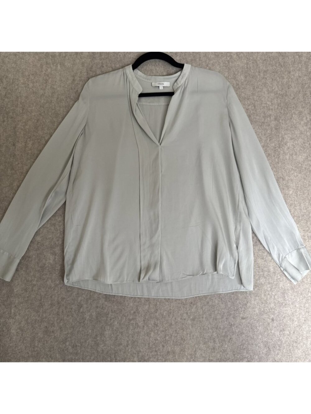 Vince 100% Silk Split Neck Popover Blouse Womens S Sage Green Long Sleeve